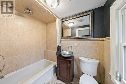 3963 Howard, Windsor, ON - Indoor Photo Showing Bathroom