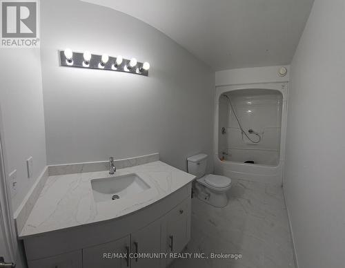 8 Lake Court, Belleville, ON - Indoor Photo Showing Bathroom