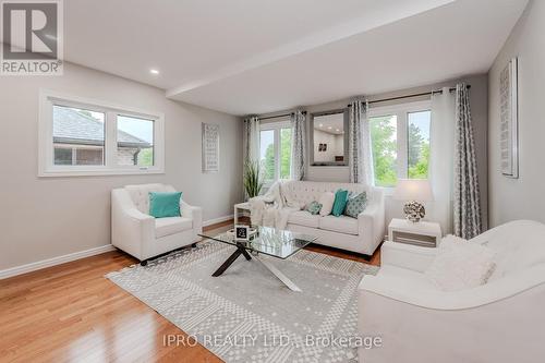 250 Driftwood Drive, Kitchener, ON - Indoor Photo Showing Living Room