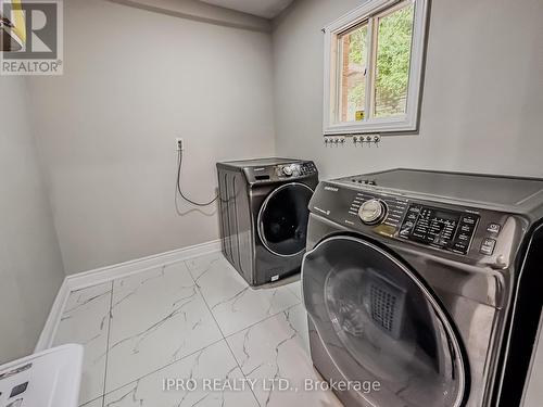 250 Driftwood Drive, Kitchener, ON - Indoor Photo Showing Laundry Room