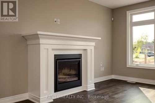 Lot 5 Anchor Road, Thorold, ON - Indoor With Fireplace