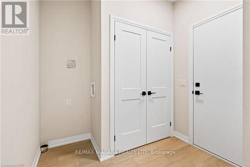 7 - 300 Richmond Street, Thorold, ON - Indoor Photo Showing Other Room