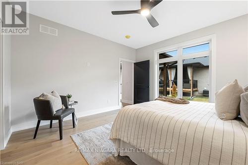 29 - 300 Richmond Street, Thorold, ON - Indoor Photo Showing Bedroom