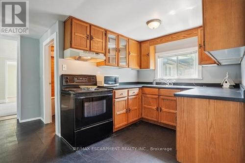 3 Pawling Street, St. Catharines, ON - Indoor Photo Showing Kitchen