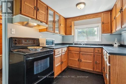 3 Pawling Street, St. Catharines, ON - Indoor Photo Showing Kitchen
