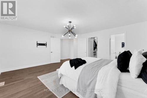 68 Whistler Street, Hamilton, ON - Indoor Photo Showing Bedroom