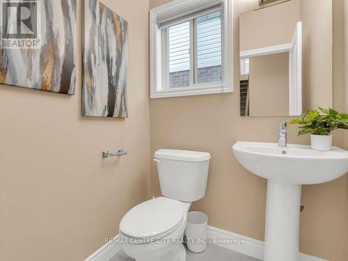120 Knott Drive, London, ON - Indoor Photo Showing Bathroom