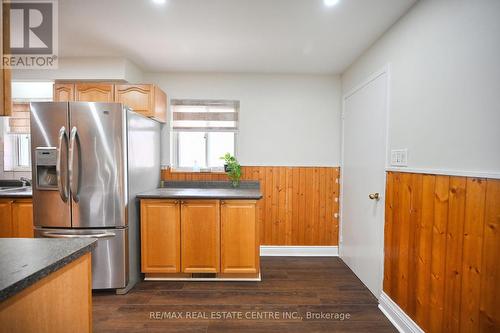 311 Fiona Terrace, Mississauga, ON - Indoor Photo Showing Kitchen