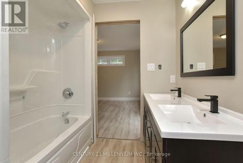 581 Pike Bay Road, Northern Bruce Peninsula, ON - Indoor Photo Showing Bathroom