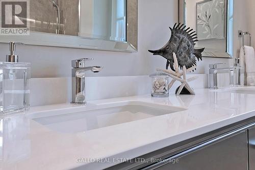 18865 Kennedy Road, East Gwillimbury, ON - Indoor Photo Showing Bathroom