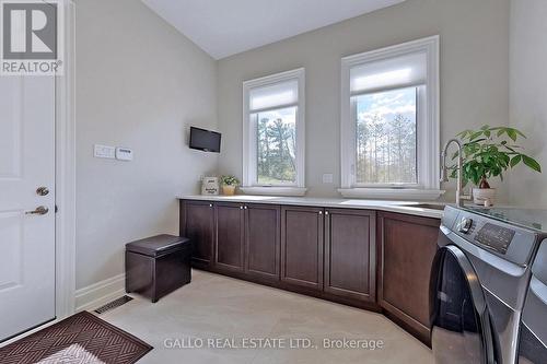 18865 Kennedy Road, East Gwillimbury, ON - Indoor Photo Showing Laundry Room
