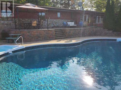 18865 Kennedy Road, East Gwillimbury, ON - Outdoor With In Ground Pool