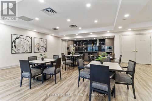 816 - 9 Northern Heights Drive, Richmond Hill, ON - Indoor Photo Showing Dining Room