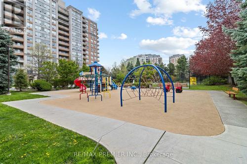 816 - 9 Northern Heights Drive, Richmond Hill, ON - Outdoor With Balcony