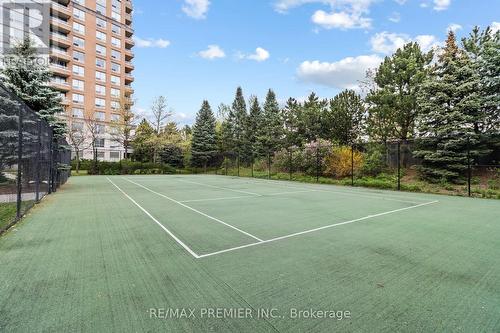 816 - 9 Northern Heights Drive, Richmond Hill, ON - Outdoor