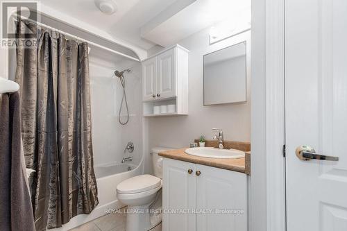 213 - 486 Laclie Street, Orillia, ON - Indoor Photo Showing Bathroom