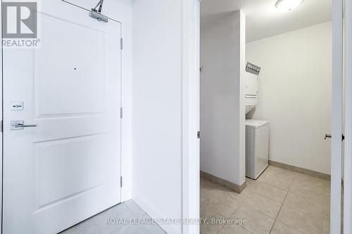 714 - 2490 Old Bronte Road, Oakville, ON - Indoor Photo Showing Laundry Room