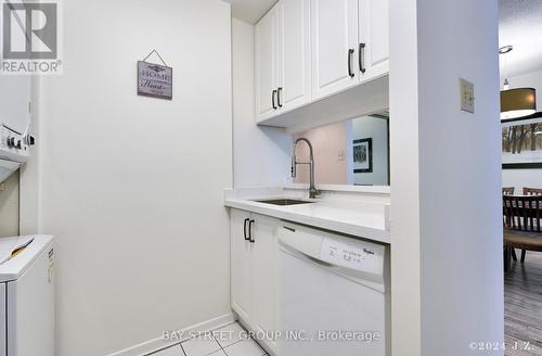 209 - 1055 Bay Street, Toronto, ON - Indoor Photo Showing Laundry Room