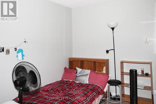 318 College Avenue, Oshawa, ON - Indoor Photo Showing Bedroom