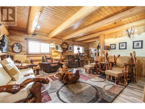 118 Maguire Road, Osoyoos, BC - Indoor Photo Showing Living Room