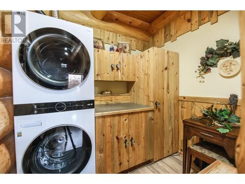 118 Maguire Road, Osoyoos, BC - Indoor Photo Showing Laundry Room