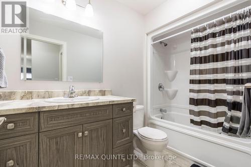 89 Aldersgate Drive, Belleville, ON - Indoor Photo Showing Bathroom