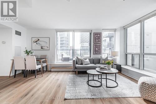 1110 - 75 Dalhousie Street, Toronto, ON - Indoor Photo Showing Living Room