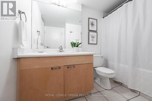 1110 - 75 Dalhousie Street, Toronto, ON - Indoor Photo Showing Bathroom