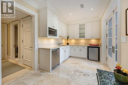 50 Lawrence Crescent, Toronto, ON - Indoor Photo Showing Kitchen