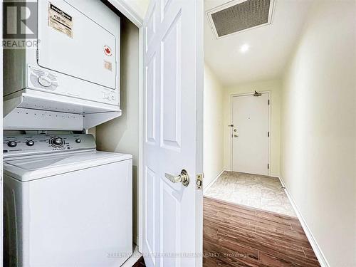 406 - 600 Eglinton Avenue E, Toronto, ON - Indoor Photo Showing Laundry Room