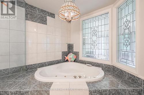 354 Bessborough Drive, Toronto, ON - Indoor Photo Showing Bathroom