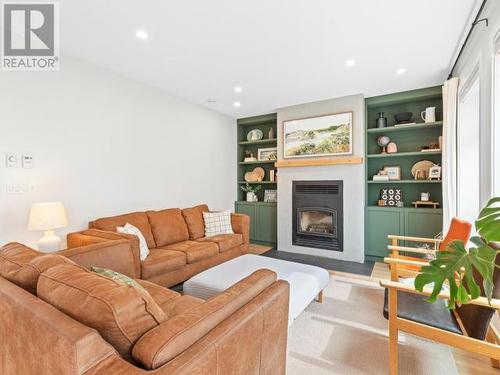 102 Leota Street, Whitehorse, YT - Indoor Photo Showing Living Room With Fireplace