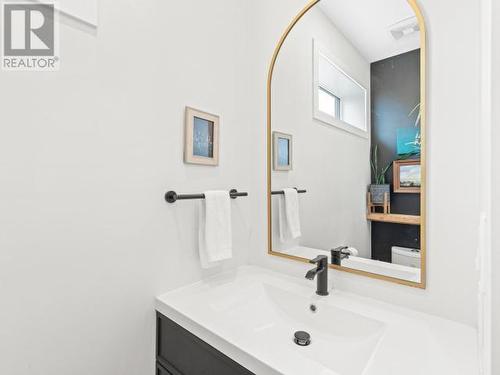 102 Leota Street, Whitehorse, YT - Indoor Photo Showing Bathroom