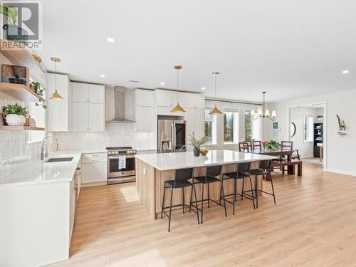 102 Leota Street, Whitehorse, YT - Indoor Photo Showing Kitchen With Upgraded Kitchen