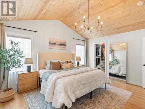 102 Leota Street, Whitehorse, YT - Indoor Photo Showing Bedroom