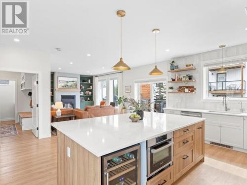 102 Leota Street, Whitehorse, YT - Indoor Photo Showing Kitchen With Upgraded Kitchen