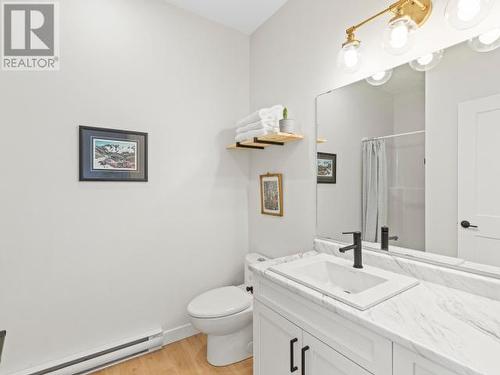 102 Leota Street, Whitehorse, YT - Indoor Photo Showing Bathroom
