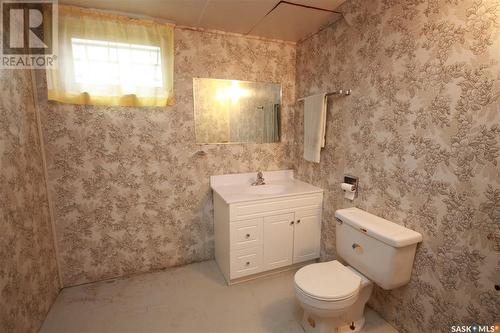 1642 104Th Street, North Battleford, SK - Indoor Photo Showing Bathroom