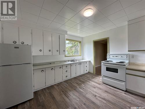 375 1St Avenue E, Englefeld, SK - Indoor Photo Showing Kitchen With Double Sink