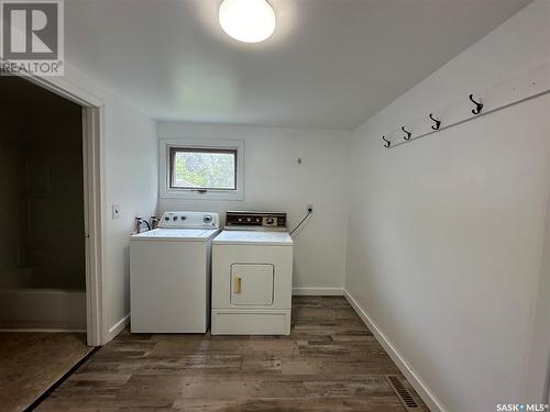 375 1St Avenue E, Englefeld, SK - Indoor Photo Showing Laundry Room