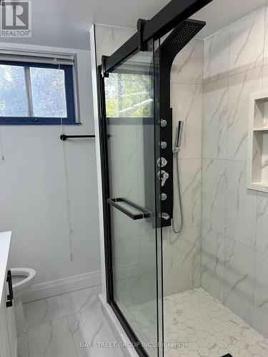 14 Southcote Road, Hamilton, ON - Indoor Photo Showing Bathroom