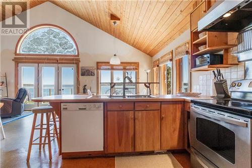 50 N Robichaud, Aldouane, NB - Indoor Photo Showing Kitchen