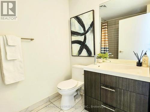 520 - 30 Nelson Street, Toronto, ON - Indoor Photo Showing Bathroom