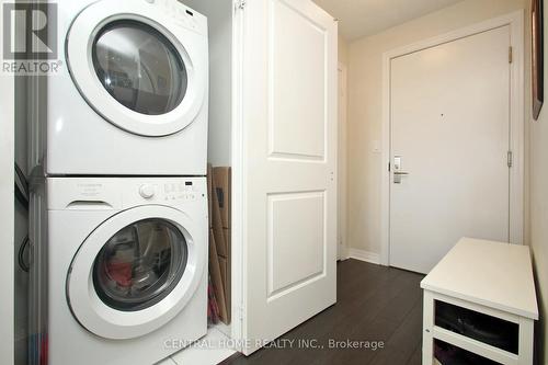 1407 - 2015 Sheppard Avenue E, Toronto, ON - Indoor Photo Showing Laundry Room