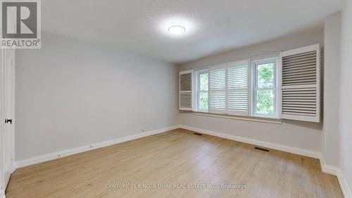 137 Lawrence Avenue E, Toronto, ON - Indoor Photo Showing Other Room