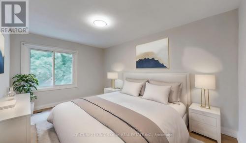 137 Lawrence Avenue E, Toronto, ON - Indoor Photo Showing Bedroom