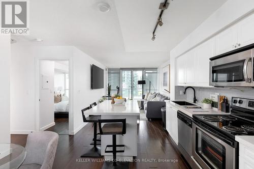 1255 - 209 Fort York Boulevard, Toronto, ON - Indoor Photo Showing Kitchen With Stainless Steel Kitchen