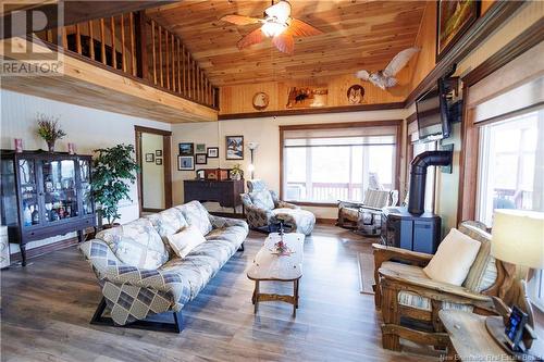 1726 Route 385, Everett, NB - Indoor Photo Showing Living Room