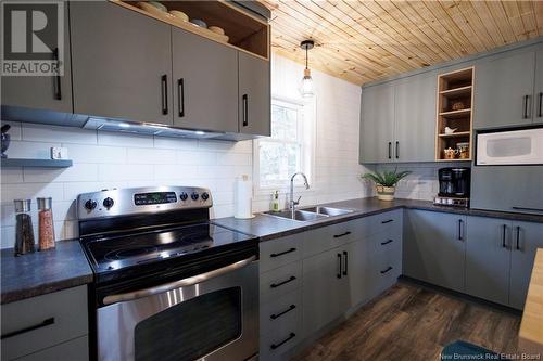 1726 Route 385, Everett, NB - Indoor Photo Showing Kitchen With Double Sink