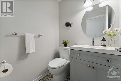 222 Allgrove Way, Ottawa, ON - Indoor Photo Showing Bathroom